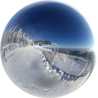 Czarna Góra to jeden z najlepszych ośrodków narciarskich w Polsce wyposażony jest w nowoczesne koleje linowe, profesjonalny system sztucznego naśnieżania.