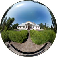 Klasycystyczny dwór rodziny Nekandów-Trepków z lat 1820–1830, znajduje się w malowniczym otoczeniu parku, w pobliżu murowany spichlerz z I poł. XIX w.