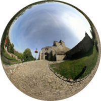 Królewski Zamek Będziński – średniowieczna warownia obronna wzniesiona przez Kazimierza Wielkiego w systemie tzw. Orlich Gniazd w Małopolsce, 4,5 km.