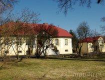 Dobrzelów. Zespół dworski, 1 poł. XIX w. Oficyna (fot. Piotr Solle)