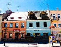 Łęczyca. Kamienice na rynku (fot. Adrian Szadkowski)