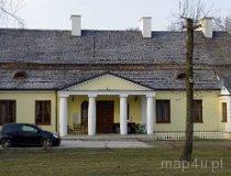 Opoczno. Zesp&oacute;ł dworsko-parkowy „Starostwo”, ul. Parkowa / Kolberga, XVII-XIX w. Dw&oacute;r (fot. Piotr Solle)