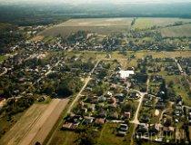 W Dłutowie znajdują się pozostałości po pięknym modrzewiowym dworze. (fot. Kacper Dondziak)