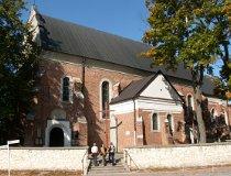 Uniejów. Kościół parafialny pw. Wniebowzięcia Najświętszej Marii Panny. (fot. Piotr Solle)