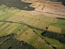 Małyń. Pierwotne grodzisko stożkowate, związane przypuszczalnie z prywatną siedzibą rodziny Małyńskich, zostało całkowicie rozwiezione przez właściciela. (fot. Kacper Dondziak)