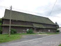 Skomlin. Spichlerz z 1777 r. z bali modrzewiowych. Widok. (fot. Renata Leśniak-Kordzińska)
