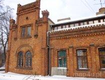 Brzeziny. Pałacyk, ul. Piłsudskiego 49, pocz. XX w. Obecnie muzeum regionalne. Widok od dziedzińca (fot. Piotr Solle)
