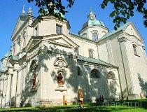 Studzianna-Poświętne. Zesp&oacute;ł klasztorny Filipin&oacute;w (fot. Marek i Ewa Wojciechowscy)