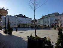 Piotrków Trybunalski. Centrum Starego Miasta - Rynek Trybunalski. Pierzeja północna (fot. Renata Leśniak-Kordzińska)