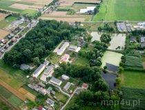 Wojsławice. Dw&oacute;r (fot. Kacper Dondziak)