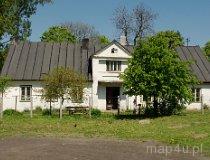 Wojsławice. Murowany dw&oacute;r (fot. Piotr Solle)