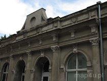 Ł&oacute;dź. Dawna hala targowa, dziś galeria sztuki, w podw&oacute;rku przy ul. Piotrkowskiej 114/116 (fot. Maciej Kronenberg)