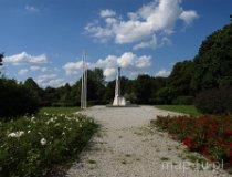 Łódź. Pomnik Armii „Łódź” w parku Helenów, XXI w. (fot. Marta Pabich-Makoska)