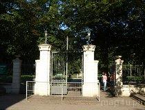 Łódź. Wejście do parku im. Sienkiewicza od strony ul. Sienkiewicza (fot. Maciej Kronenberg)