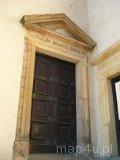 Pabianice. Renesansowy dwór obronny z XVIw. Widok wejścia głównego. (fot. Anna Napieralska)