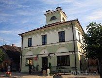Mogielnica. Ratusz (fot. Marek i Ewa Wojciechowscy)