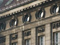 Ł&oacute;dź. Fragment elewacji Banku Handlowego przy al. Kościuszki 15 (fot. Witold A. Kopeć)