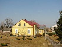 Sk&oacute;rkowice. Kości&oacute;ł rzymsko-katolicki p.w. św. Łukasza, 1639-48. Plebania (fot. Tomasz Szwagrzak)