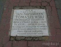 Opoczno. Drewniany kości&oacute;ł cmentarny. (fot. Anna Zygma)