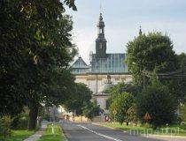 Czarnożyły. Widok od południa na kościół parafialny. (fot. Łukasz Musiaka)