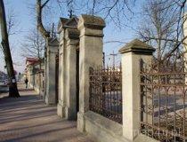 Kościół rzymsko-katolicki p.w. Św Stanisława Bpa, 1630 r. Brama wejściowa na teren kościelny (fot. Piotr Solle)