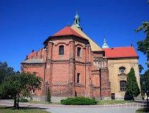 Łask. Kościół parafialny pw. Najświętszej Marii Panny i św. Michała Archanioła (fot. Marek i Ewa Wojciechowscy)