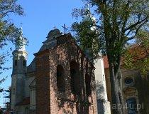 Łask. Kościół parafialny pw. Najświętszej Marii Panny i św. Michała Archanioła w Łasku. (fot. Łukasz Konieczny)