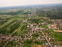Konopiska. Cmentarz katolicki z pamiątkową tablicą (fot. Kacper Dondziak)
