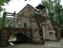 Arkadia.  Park romantyczny. Dom Murgrabiego. (fot. Dominika Pusta.)