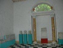 Arkadia. Park romantyczny. Świątyynia Diany. Wnętrze. Lapidarium. (fot. Dominika Pusta.)