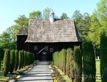 Popowice. Kościół Wszystkich Świętych z XVI w., drewniany.
Kościół typu wieluńskiego. (fot. Renata Leśniak-Kordzińska)