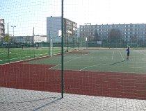 Wieluń. Kompleks boisk sportowych „Orlik”, ul. Polskiej Organizacji Wojskowej 14 (fot. Barbara Puławska)