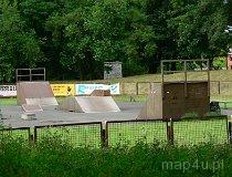Wieluń. Stadion miejski ze skateparkiem.
Wieluń, ul. Wojska Polskiego 38. (fot. Renata Leśniak-Kordzińska)