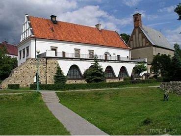 muzeum_w_wieluniu-klasztor.jpg