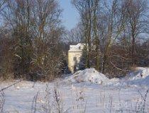 Zaręb&oacute;w. Zesp&oacute;ł dworsko-parkowy. Murowany dw&oacute;r, XIX-XX w. (fot. Piotr Solle)