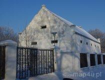 Zaręb&oacute;w. Zesp&oacute;ł dworsko-parkowy. Murowany spichlerz, XIX-XX w. (fot. Marek Krym)