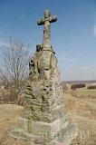 Żarn&oacute;w. Grodzisko „Szwedzka G&oacute;ra”. Krzyż pamięci bojownik&oacute;w o wolność ojczyzny lat 1848, 1863 i 1918 (fot. Piotr Solle)