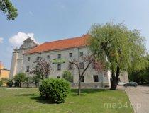 Łowicz. Zespół klasztorny Bernardynów, ul. Stanisławskiego 31, XV w. (fot. Arkadiusz Makoski)