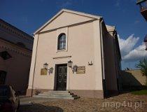Piotrków Trybunalski. Mała Synagoga - obecnie biblioteka dla dzieci - wejście (fot. Renata Leśniak-Kordzińska)