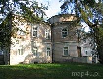 Gostków Stary. Zespół pałacowy. Elewacja zachodnia pałacu (fot. Maciej Kronenberg)