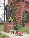 Biała Rawska. Cmentarz przykościelny przy kościele par. pw. św. Wojciecha (fot. Piotr Solle)