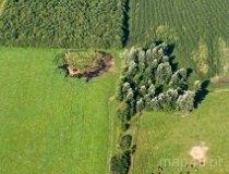 Ktery. Grodzisko stożkowate o spłaszczonym wierzchołku oraz okolone wałem i fosą jest reliktem założenia mieszkalno-obronnego z XIII-XIV w (fot. Kacper Dondziak)