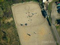 Ł&oacute;dź. Stajnia "Orkisz" jest kameralnym osrodkiem specjalizujacym sie w prowadzeniu pensjonatu dla koni. (fot. Kacper Dondziak)