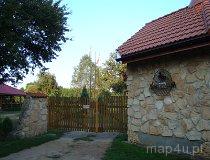 Łęg Ręczyński. Brama wjazdowa do gospodarstwa. (fot. Dariusz Pawlak)