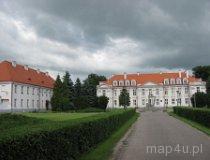 Wolbórz. Pałac biskupów kujawskich z XVIII w. wraz z oficyną (fot. Maciej Kronenberg)