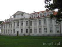 Wolbórz. Pałac biskupów kujawskich z XVIII w., elewacja od strony parku (fot. Maciej Kronenberg)