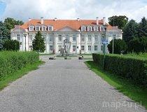 Wolbórz. Założenie pałacowo-parkowe.
Widok na pałac, elewacja frontowa. (fot. Renata Leśniak-Kordzińska)