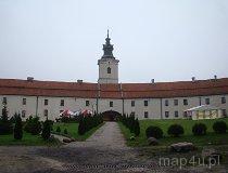 Sulejów-Podklasztorze. Widok na hotel. (fot. Paulina Gajzler)