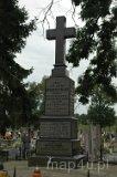 Bolim&oacute;w. Cmentarz rzymsko-katolicki. Nagrobek z XIX w. (fot. Dominika Pusta.)