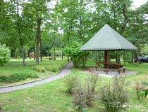 Spała. Ośrodek Przygotowań Olimpijskich w Spale.
Park na terenie ośrodka. (fot. Renata Leśniak-Kordzińska)